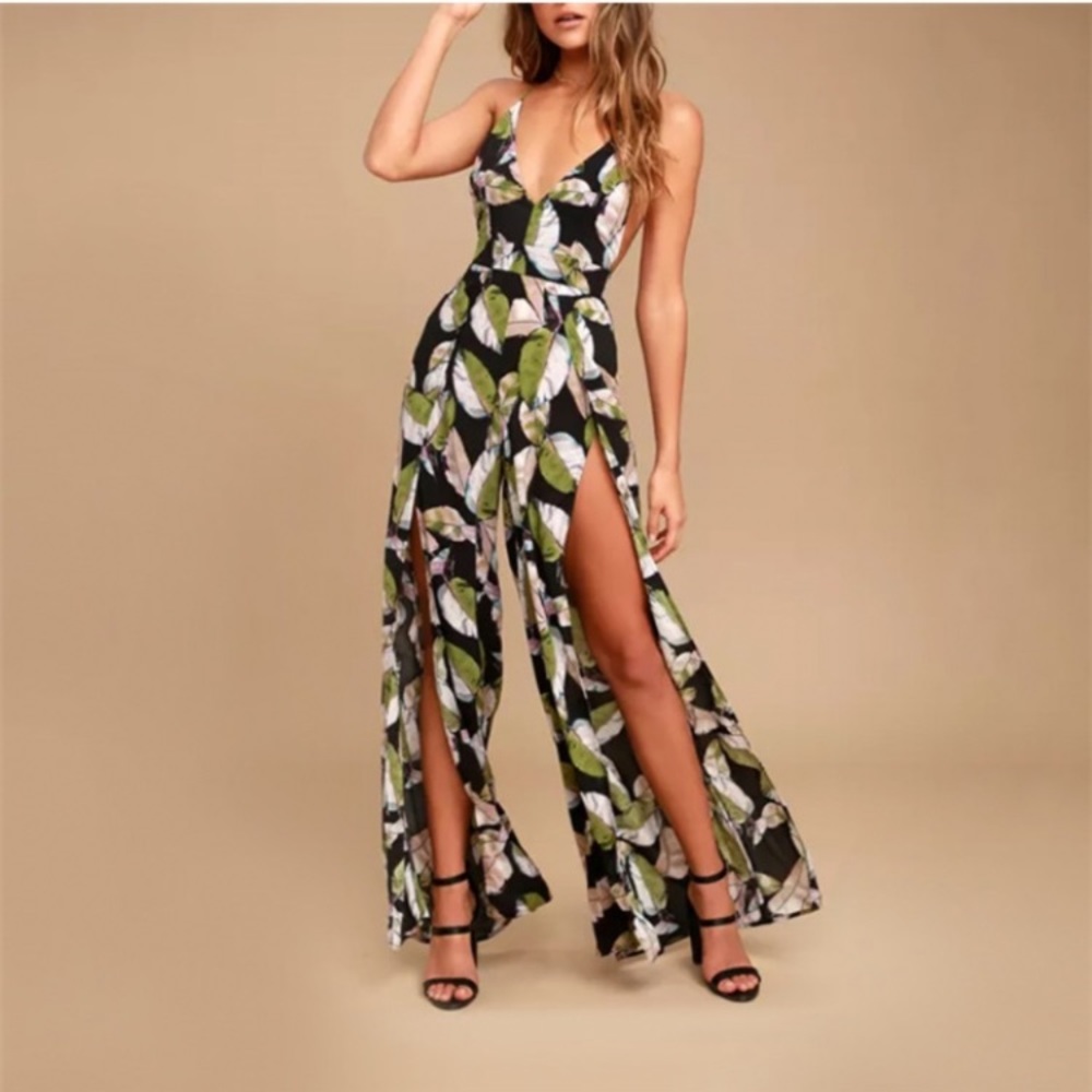PRICE FIRM Lulu’s Floral Jumpsuit Size X Large